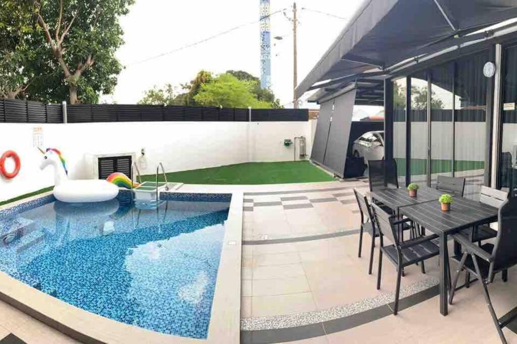 Abbie'S Private Pool Villa Bukit Mertajam Penang Екстериор снимка
